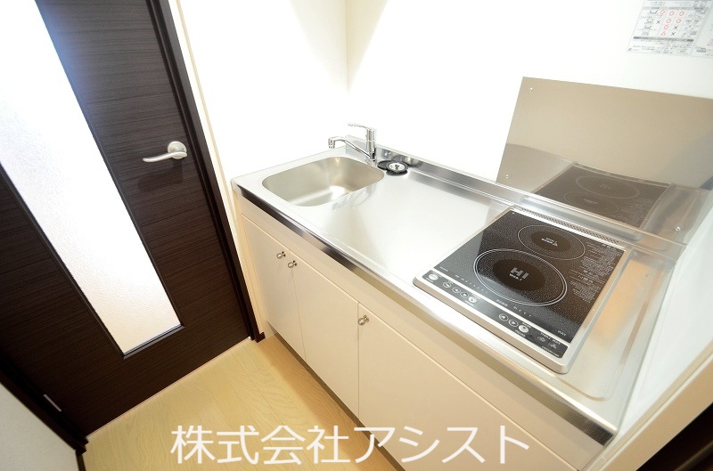 キッチン　設備仕様は号室により異なる為、現況を優先致します。