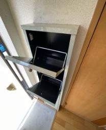 玄関　（別タイプ参考写真）Kコーポ駒込　北区中里3