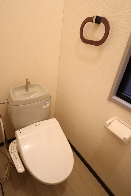 トイレ　参考写真（同物件別部屋）