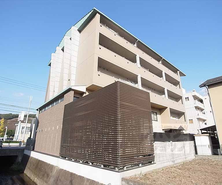 建物外観　南向きに抜けております