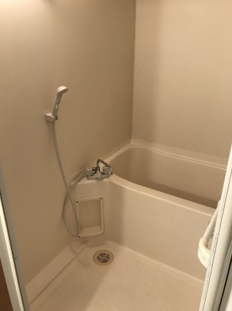 バス・シャワールーム　浴室乾燥機付きのバスルーム　お風呂