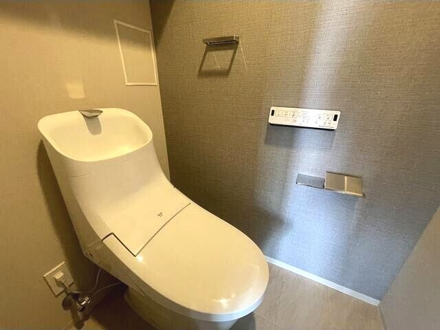 トイレ　温水洗浄便座完備