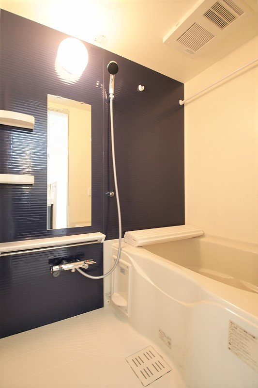バス・シャワールーム　※同物件別号室写真となります。