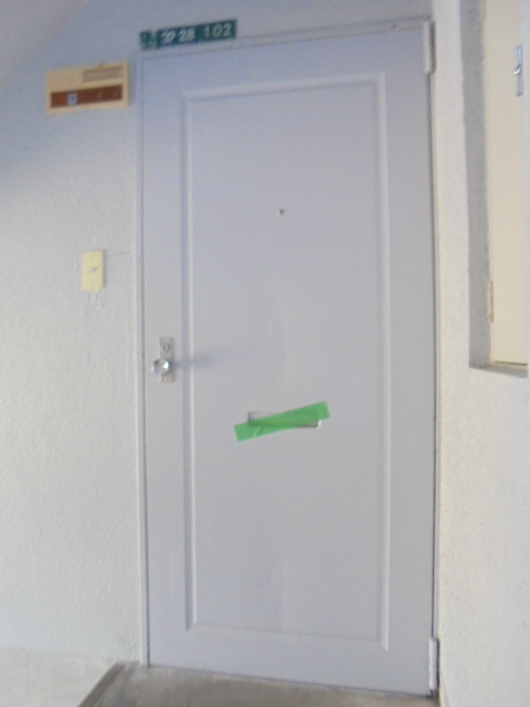 エントランス　※写真は　別号室