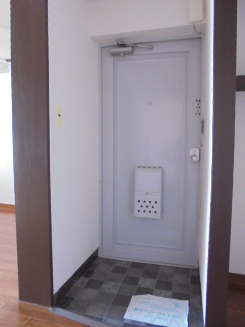 玄関　※写真は　別号室