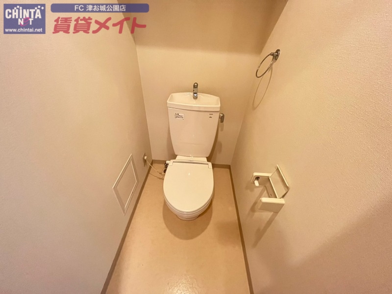 トイレ　同型参考写真