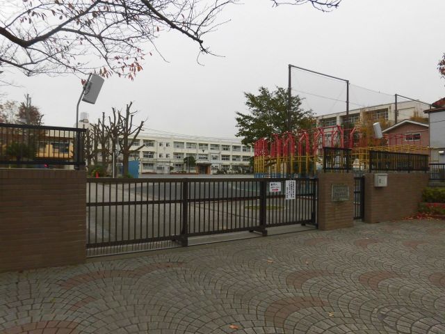 小学校　横浜市立潮田小学校（小学校）まで194m