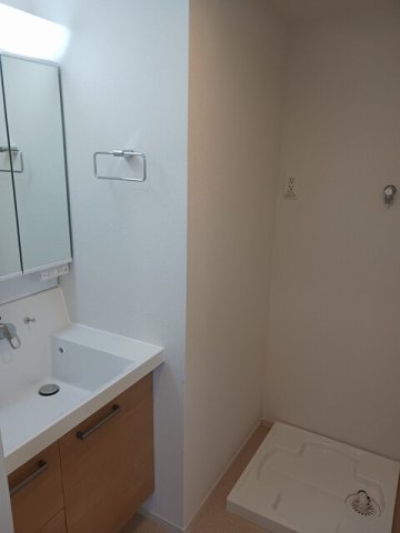 洗面設備　脱衣スペースもあります