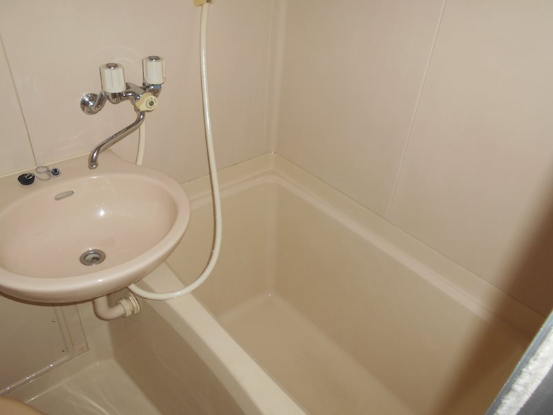 バス・シャワールーム　別部屋の参考写真です。