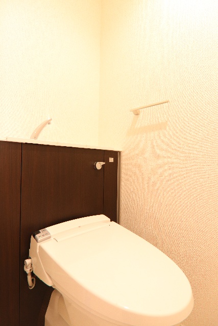 トイレ　※別室の参考写真の為、現況優先です。