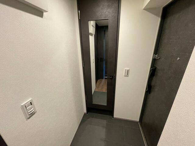 玄関　広い玄関スペース