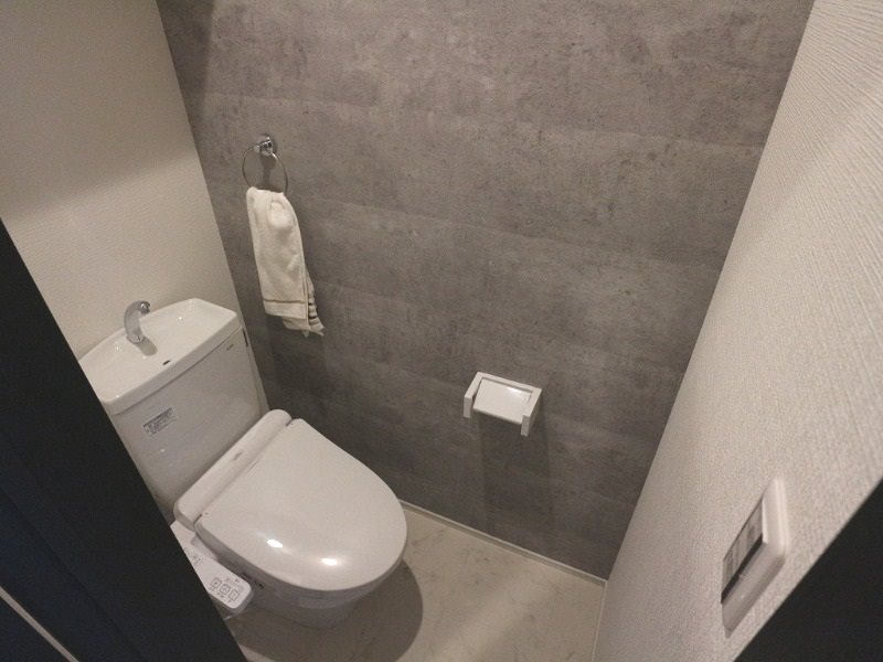 トイレ　温水洗浄暖房便座付トイレ