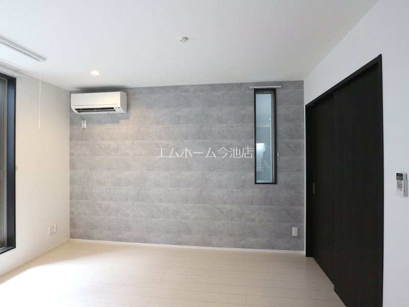 バルコニー　LDK9.7帖　エアコン付　換気良好　バルコニー