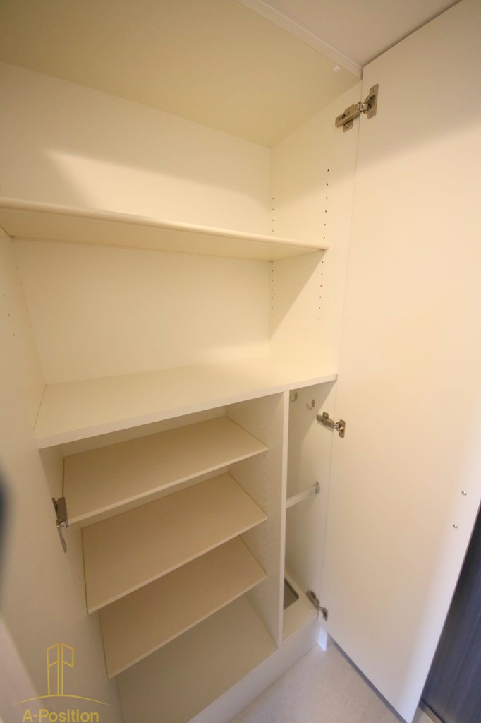 収納　CREST TAPP野田