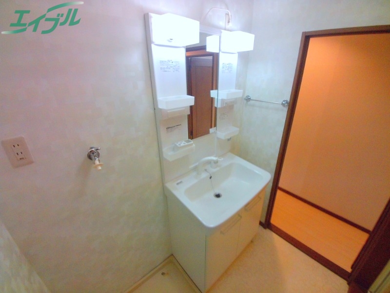 洗面設備　同型参考写真