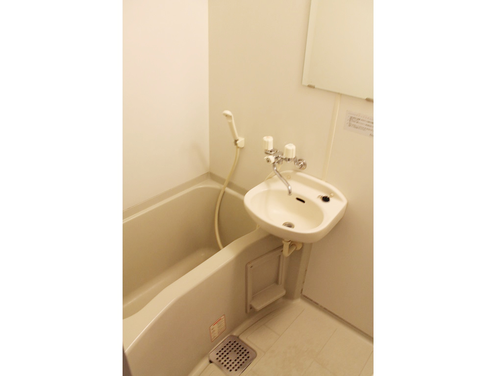 バス・シャワールーム　内装は落ち着いています