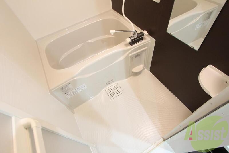 バス・シャワールーム　浴室乾燥・暖房・換気付きのハイグレード浴室。