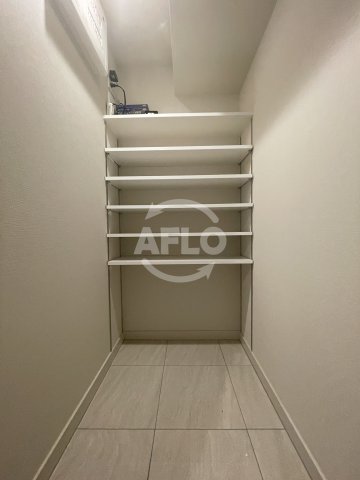 収納　エスリード ザ・グラン上本町　シューズインクローゼット
