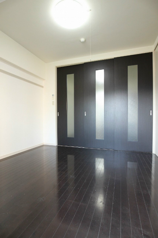 居室・リビング　シックな造りで老若男女に人気です！