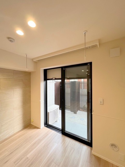 その他設備　★防犯シャッター・室内物干しフック★