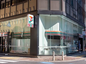 コンビニ　セブン－イレブン浜松町１丁目北店（コンビニ）まで184m