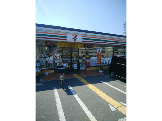 コンビニ　セブン－イレブン八尾柏村町３丁目店（コンビニ）まで1302m