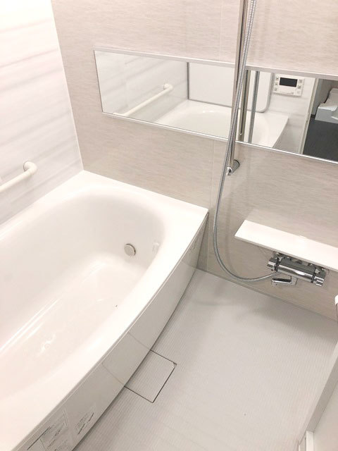 バス・シャワールーム　※写真は同タイプ住戸です。