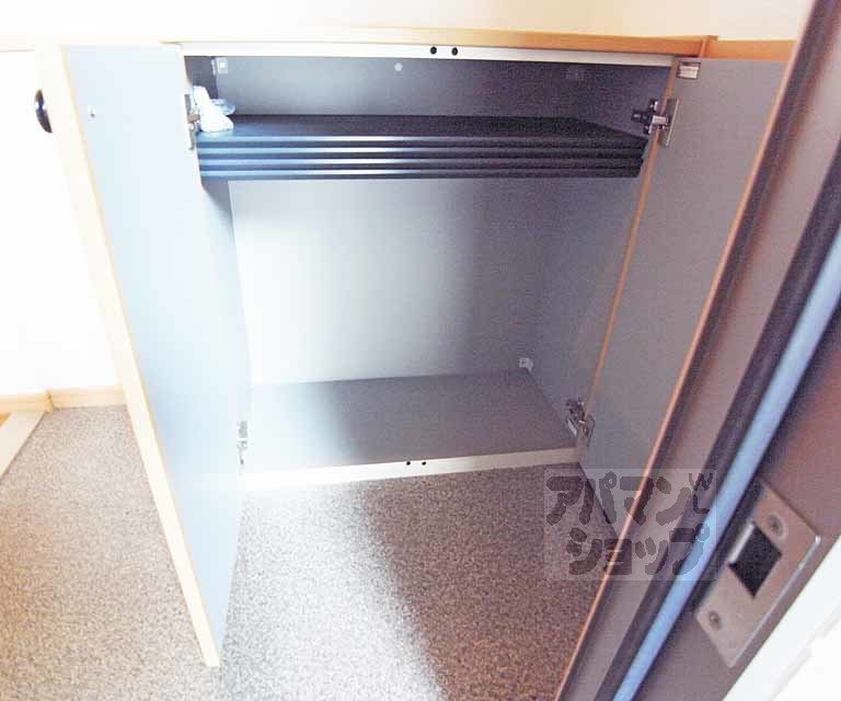 収納　シューズボックス（下段）。