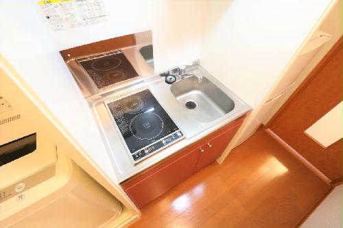 キッチン　2口コンロ（手前のみIＨ専用）お掃除が楽チン