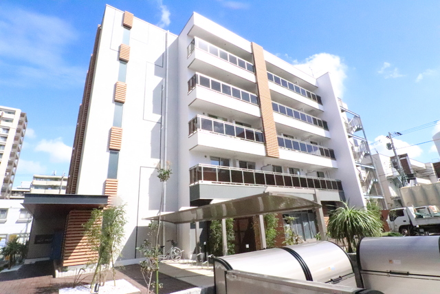 建物外観　大和ハウス施工の賃貸マンション。常磐線「南柏」駅徒歩２分。