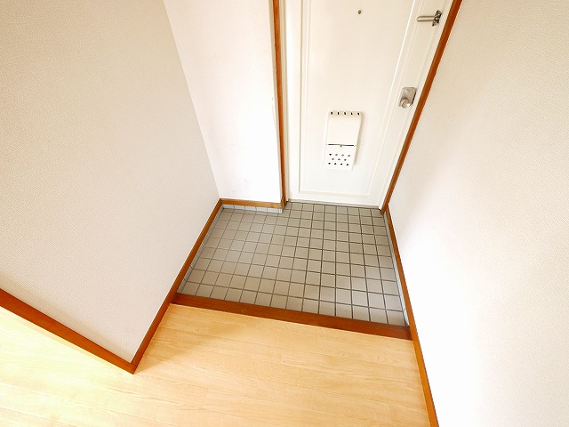 玄関　収納もある玄関です