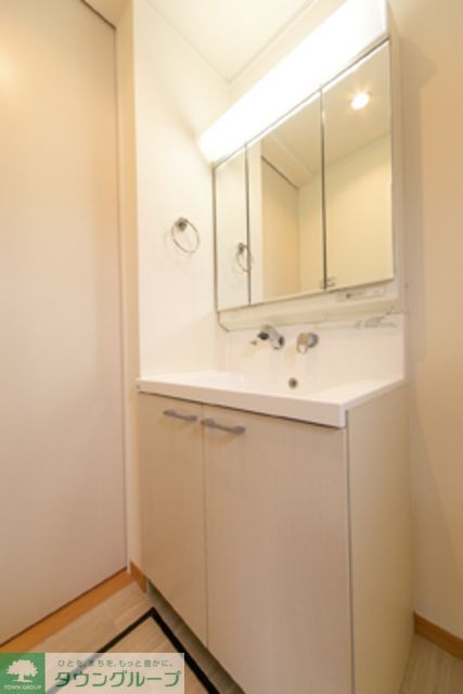 洗面設備　※写真は同タイプ住戸です。