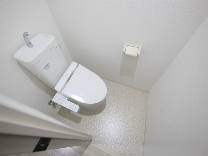 トイレ　温水洗浄暖房便座付トイレ