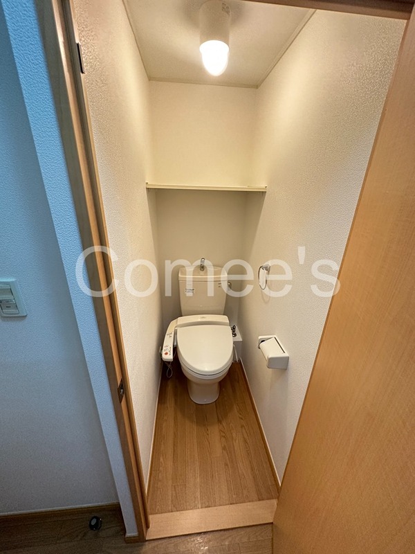 トイレ　温水洗浄便座