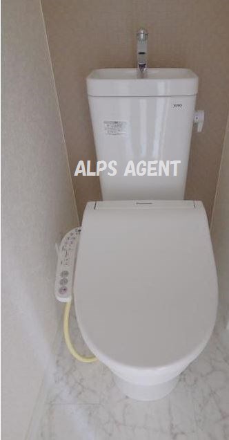 トイレ　嬉しいシャワートイレ付