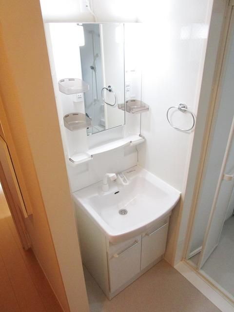 洗面設備　★忙しい朝に便利な独立洗面台★