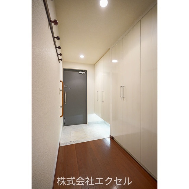 玄関　シューズBOX付です。