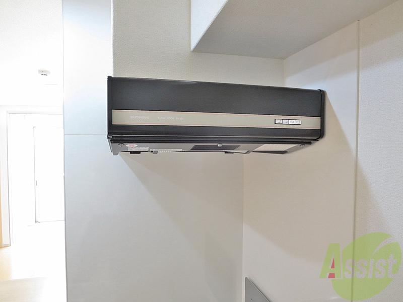 その他設備　キッチン上段の部分の写真です。棚がないので開放間ありますね。