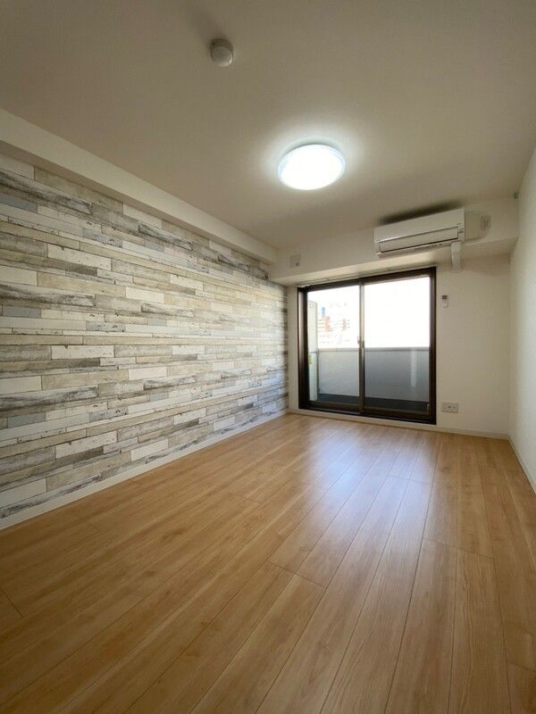 居室・リビング　☆明るい洋室☆