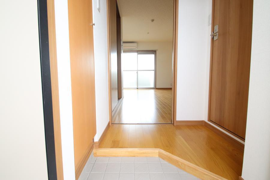 玄関　玄関正面