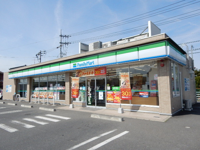 コンビニ　ファミリーマート岡山中島店（コンビニ）まで599m