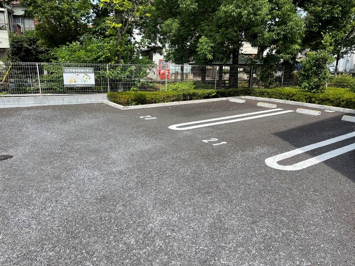 駐車場　敷地内駐車場