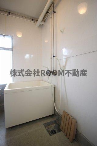 バス・シャワールーム　落ち着いた空間のお風呂です