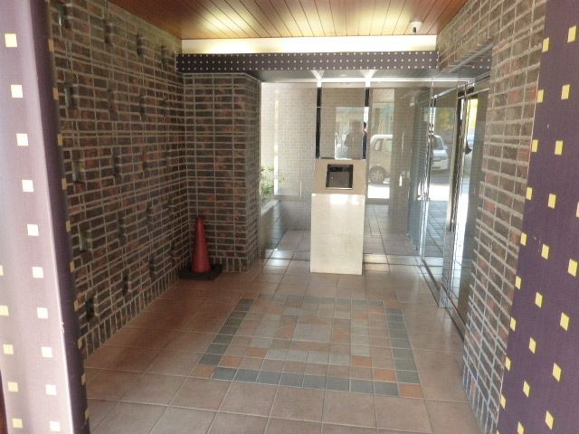 エントランス　★お問い合わせはタウンハウジングまで★