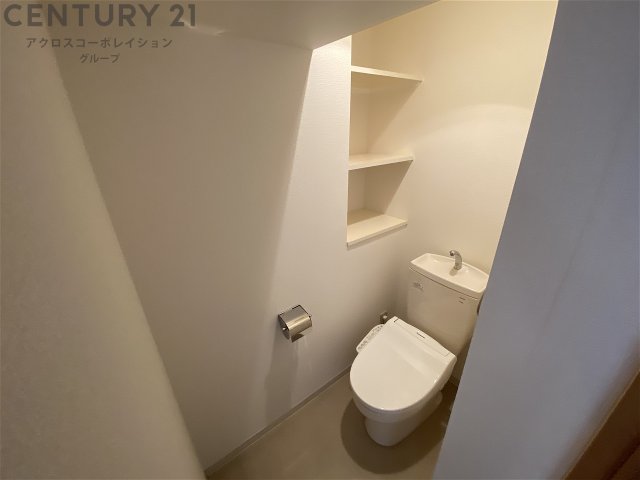 トイレ　収納つきのトイレです！