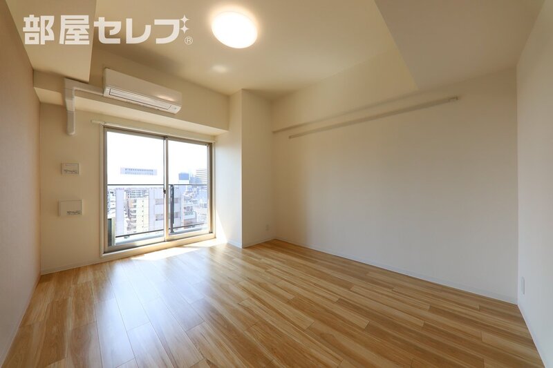 居室・リビング　１４０３号室写真