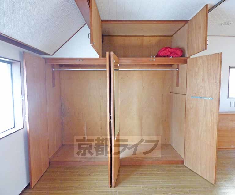 収納　広々とした収納です。