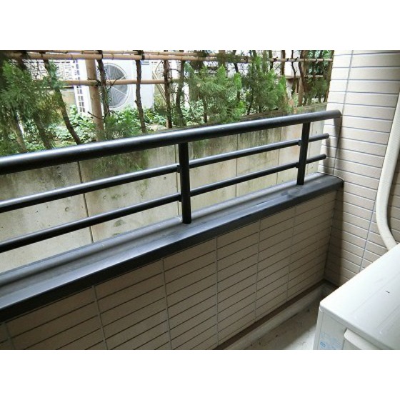 バルコニー　バルコニーからの眺めを楽しみながら食事をしませんか