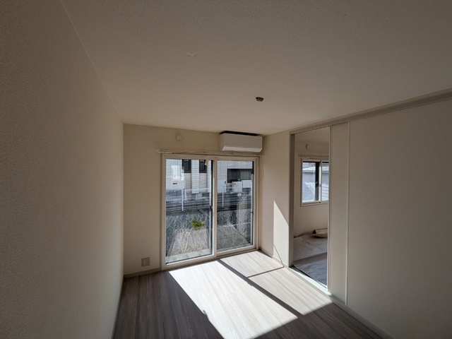 居室・リビング　５．４帖洋室