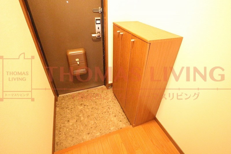 玄関　玄関にシューズボックス備え付けです。